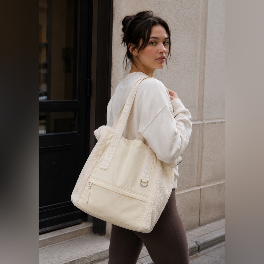 Slopes Sherpa bucket bag
